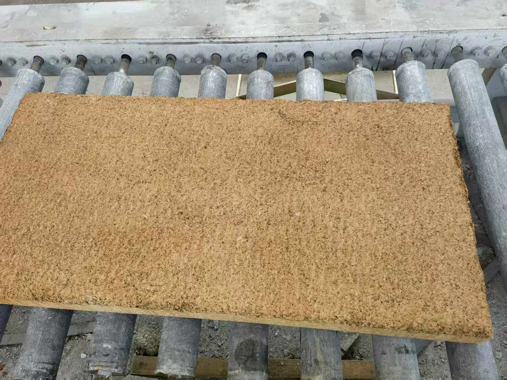 芜湖 菠萝面老石板，做旧仿古石，流水线生产加工