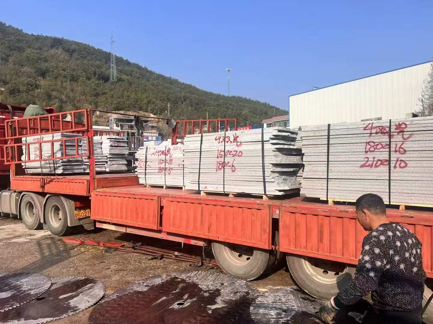 芜湖 芝麻灰花岗岩光面毛板出货日常